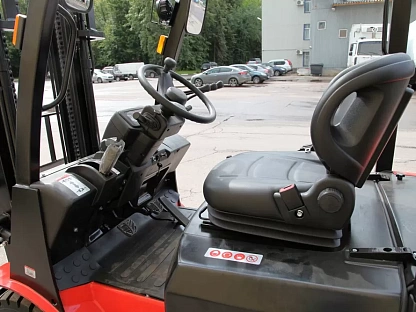 Дизельный погрузчик EP CPCD15T8